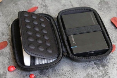 把U盘秒成渣渣？看移动硬盘盒如何放出“存储大招”！